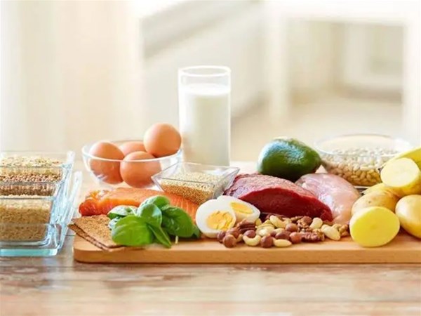 哪些因素會導致人食欲不振？